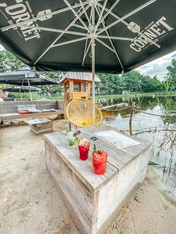 Ark Beach — loungekussens in het zand